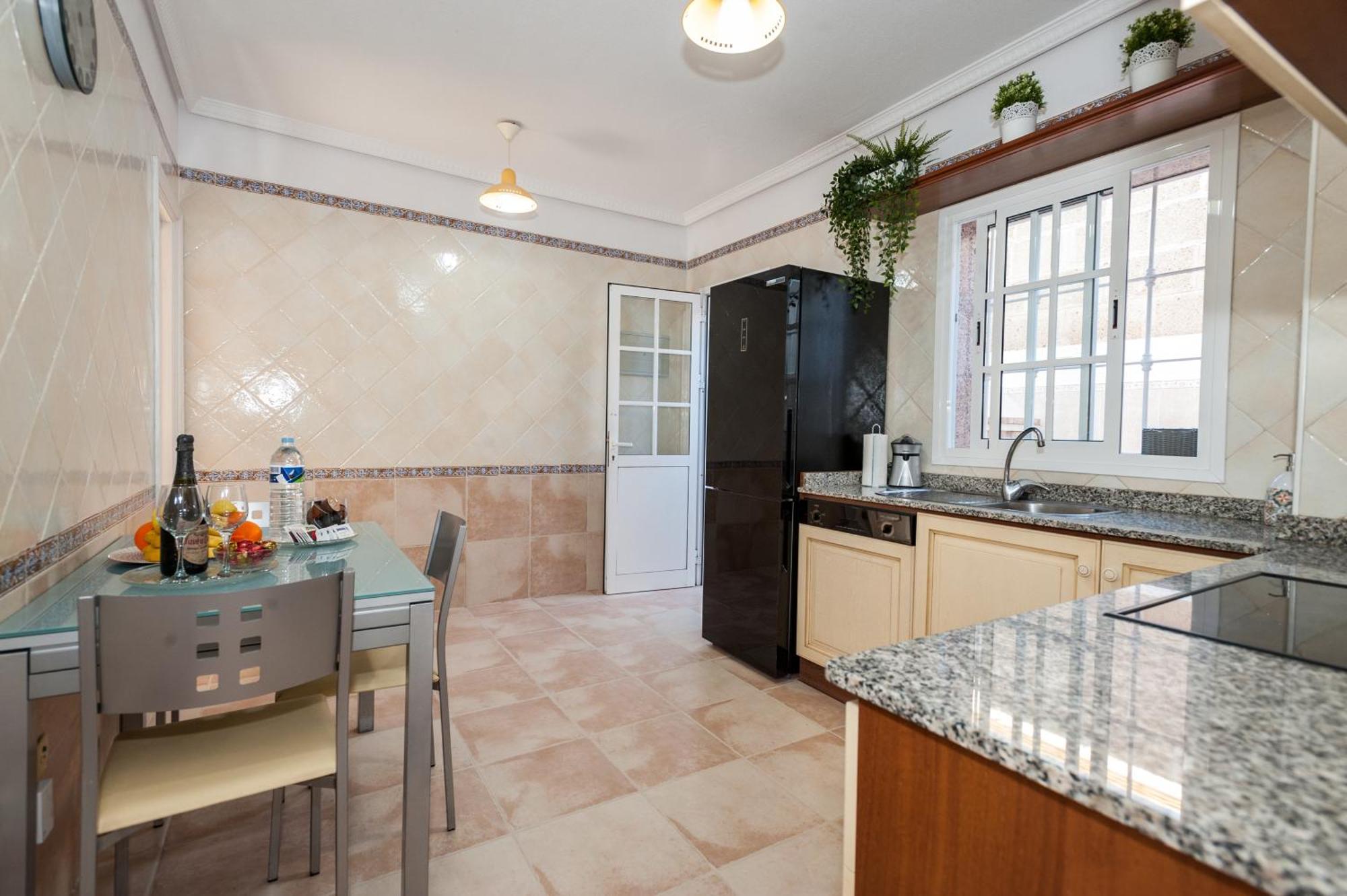 Villa Vanesa Luxury Private Villa With A Heated Pool, 4 Bedrooms And 4 Bathrooms Costa Adeje  Bagian luar foto