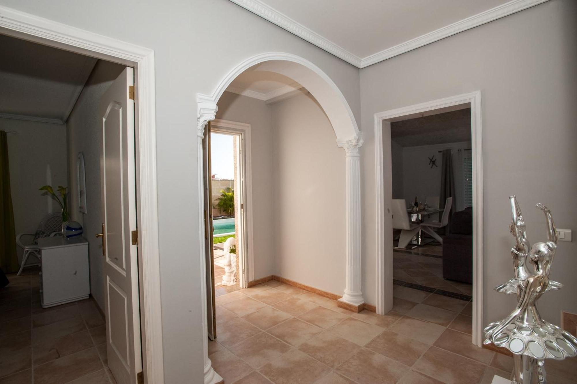 Villa Vanesa Luxury Private Villa With A Heated Pool, 4 Bedrooms And 4 Bathrooms Costa Adeje  Bagian luar foto