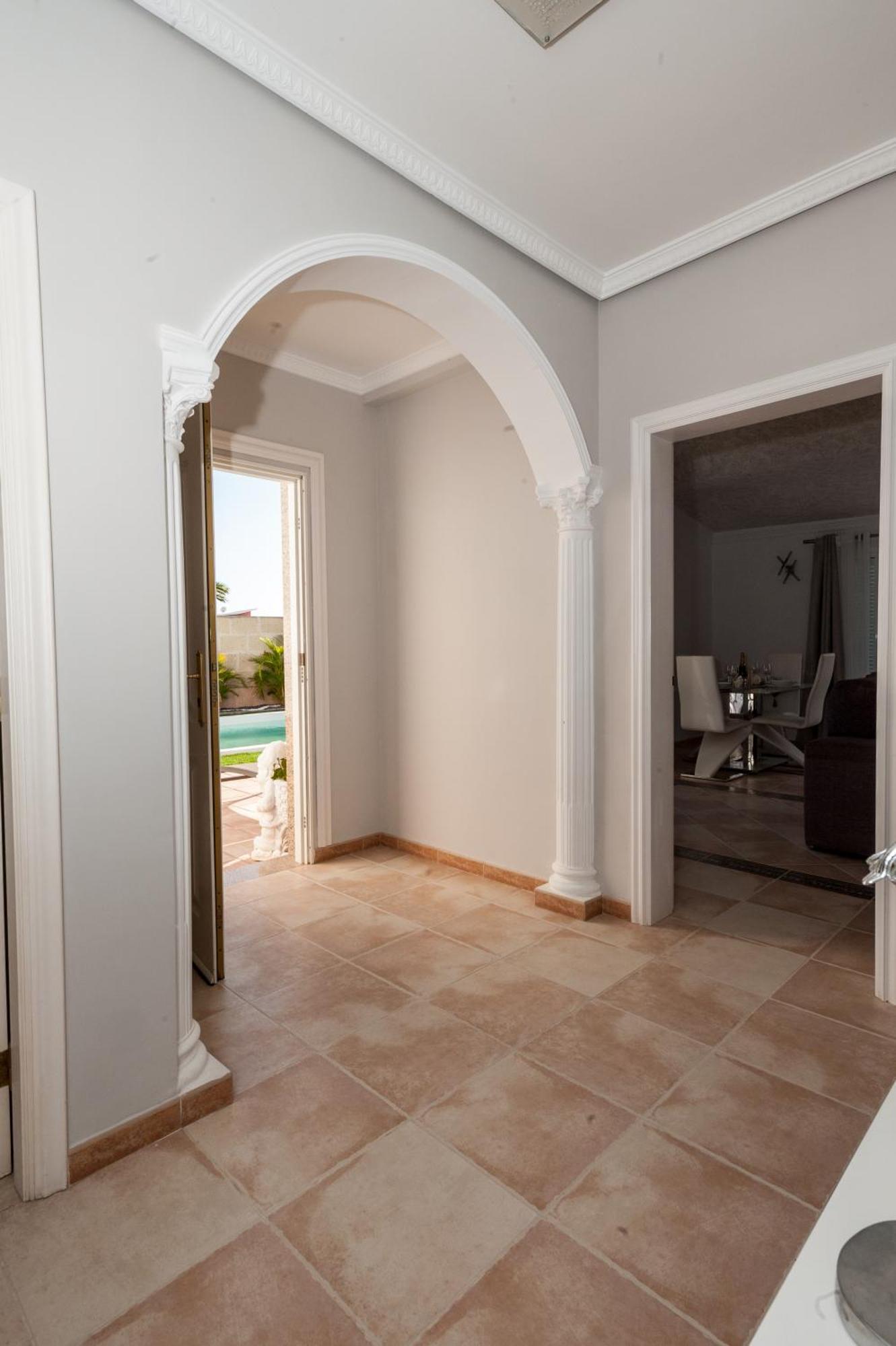 Villa Vanesa Luxury Private Villa With A Heated Pool, 4 Bedrooms And 4 Bathrooms Costa Adeje  Bagian luar foto