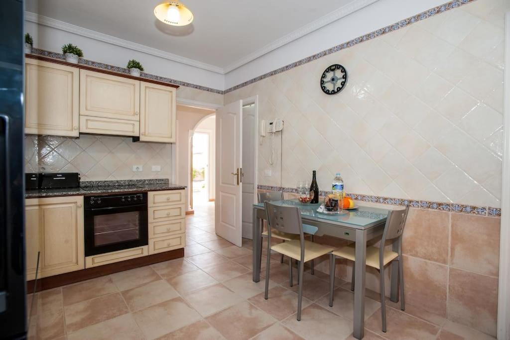 Villa Vanesa Luxury Private Villa With A Heated Pool, 4 Bedrooms And 4 Bathrooms Costa Adeje  Bagian luar foto