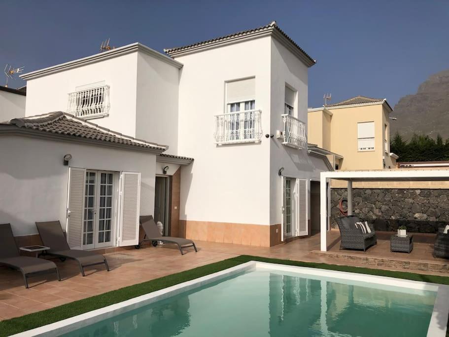 Villa Vanesa Luxury Private Villa With A Heated Pool, 4 Bedrooms And 4 Bathrooms Costa Adeje  Bagian luar foto